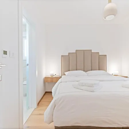 Lush Apartmán