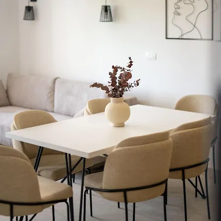 Lush Apartmán