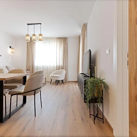 Lush Apartmán