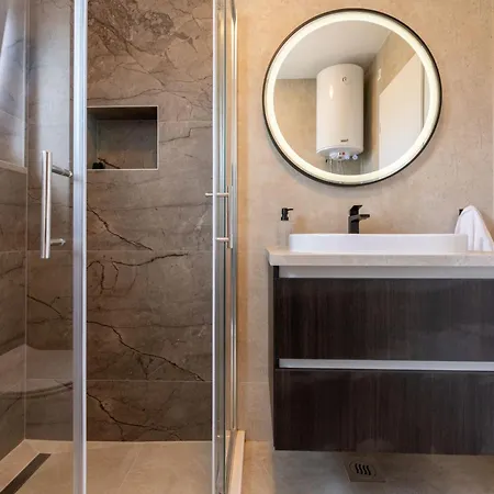 Lush * Τρογκίρ