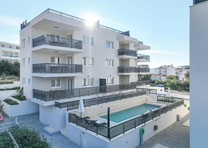 Lush Апартаменты *