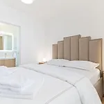 Apartment Lush *