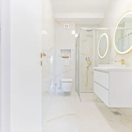 Apartment Lush