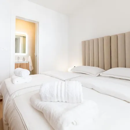 Lush Apartment