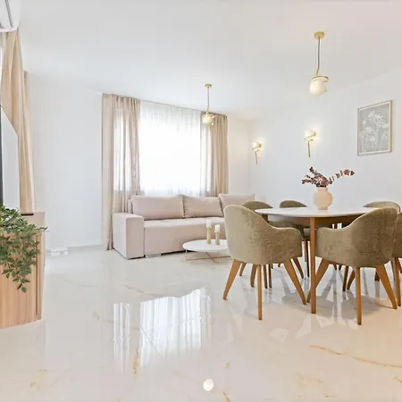 Apartment Lush